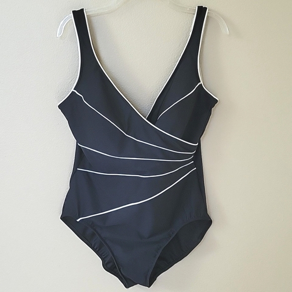Miraclesuit Black Horizon Slimming One Piece Swimsuit Beach Vacation Swimwear - Picture 1 of 9